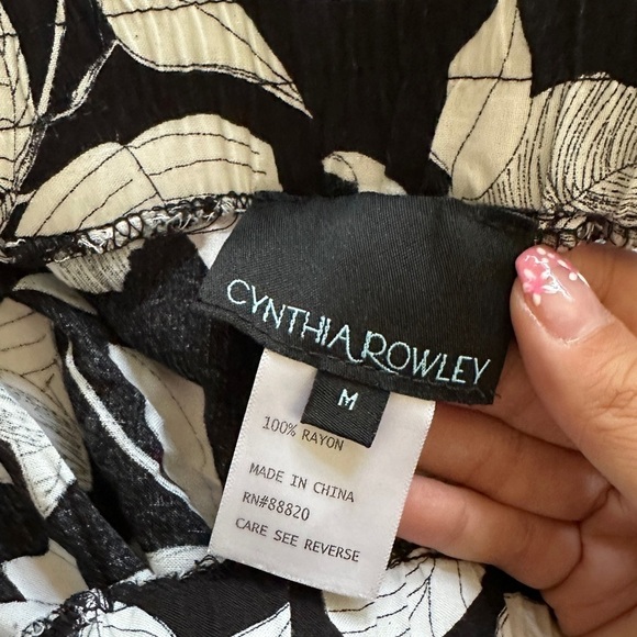 Cynthia Rowley Black White Floral Wide Leg Flare Beach Pattern Pants High Waist - Picture 4 of 4